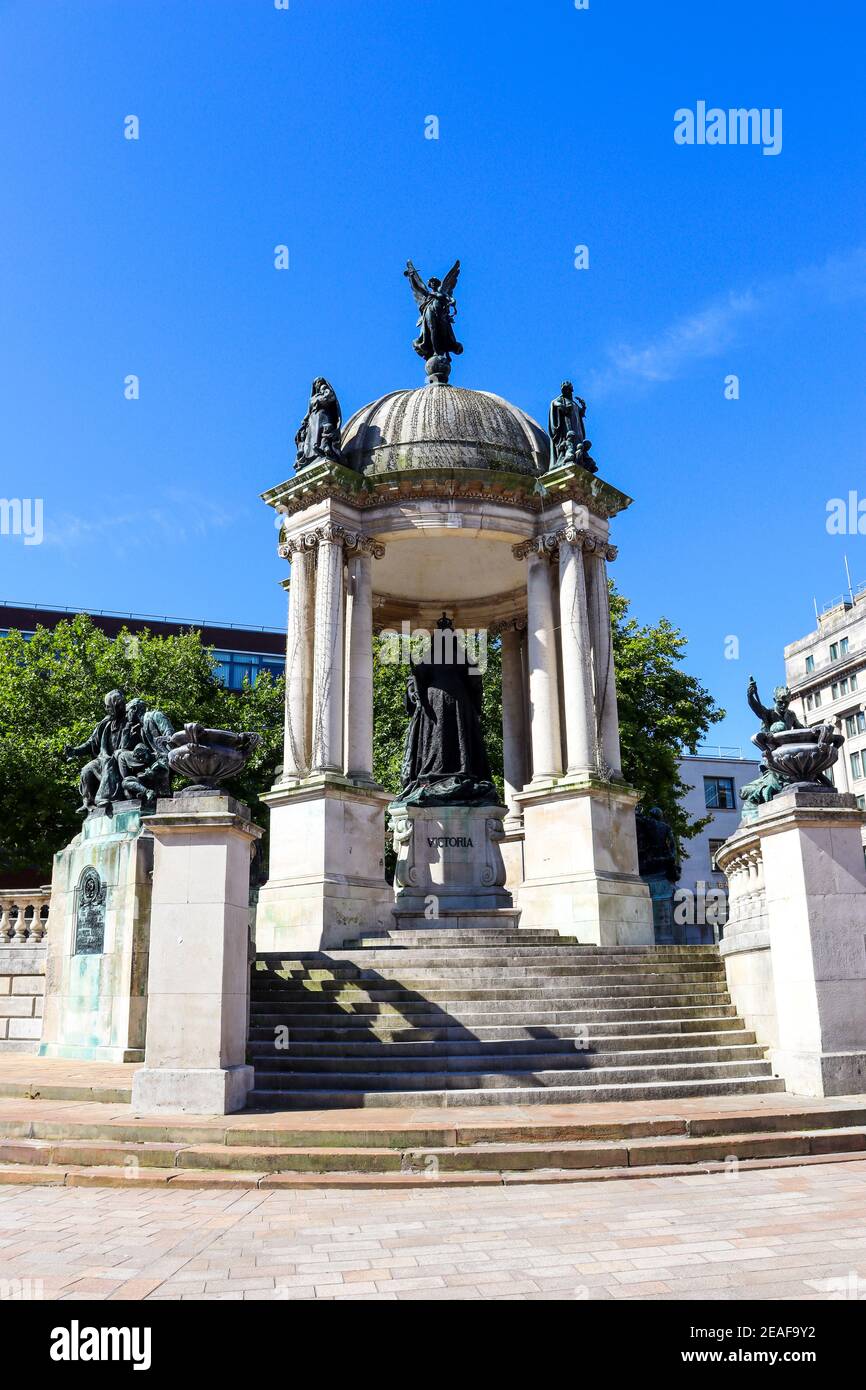 Queen Victoria Monument, Statue de C. J. Allen, Derby Square à Liverpool Banque D'Images