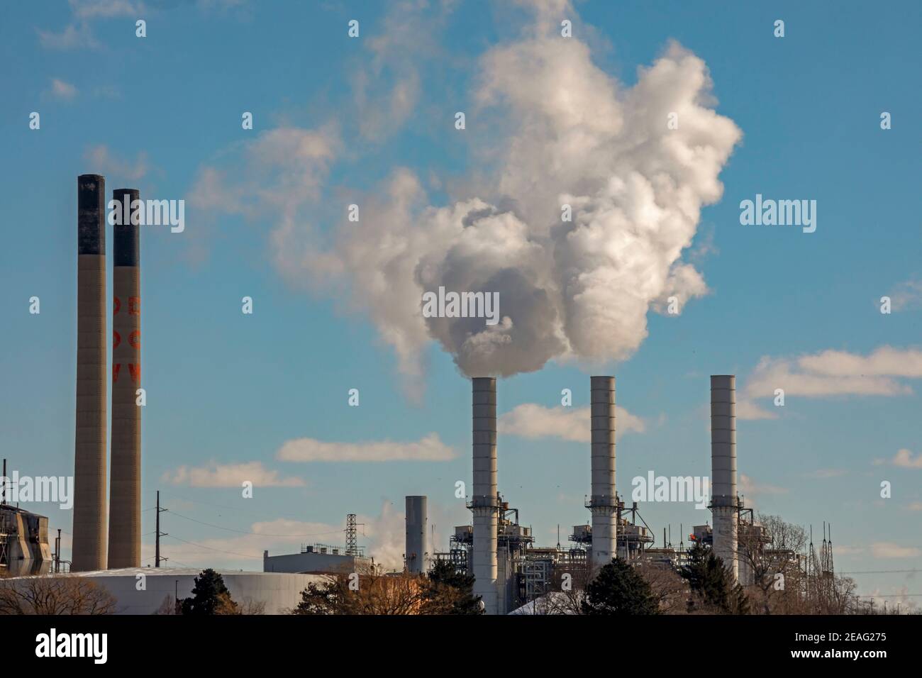Sarnia (Ontario), Canada - centrale de cogénération au gaz de TransAlta sur la rivière St. clair. L'usine produit de l'électricité et de la vapeur. Banque D'Images