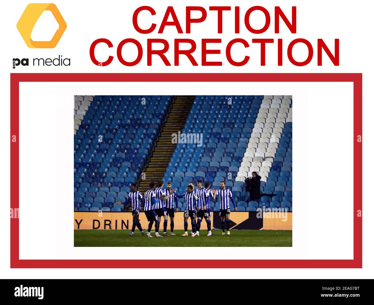 À L'ATTENTION DES ÉDITEURS DE PHOTOS, DES DIRECTEURS DE SUBS ET DES BIBLIOTHÉCAIRES DE PHOTOS : Correction de légende pour cette image transmise plus tôt aujourd'hui sur le PA image Wire Slugged SOCCER Sheff Wed 193925 correction du nom du marqueur de but Sheffield le mercredi Jordan Rhodes fête le premier but de leur côté du jeu lors du match du championnat Sky Bet à Hillsborough, Sheffield. Date de la photo: Mardi 9 février 2021. Banque D'Images