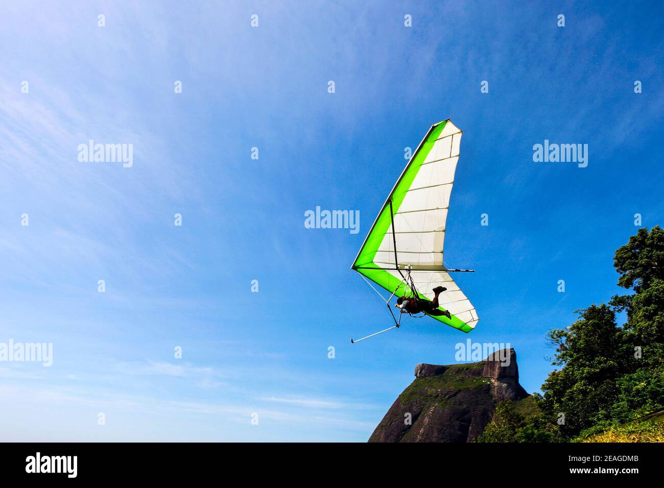 Vol du deltaplane à Pedra Bonita à Rio De Janeiro Banque D'Images