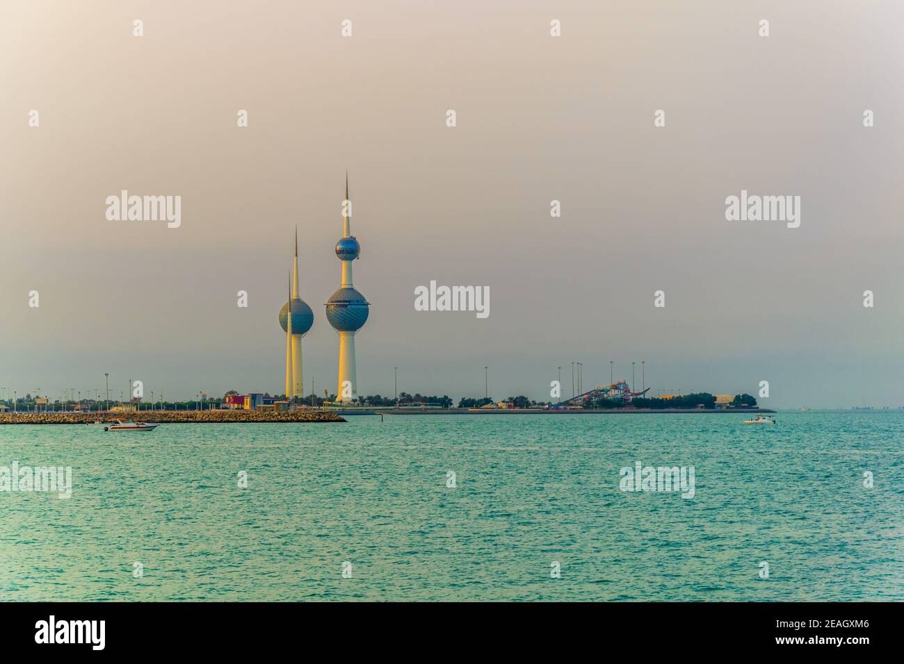 Vue sur les tours du Koweït - le site le plus connu de la ville de Koweït. Banque D'Images