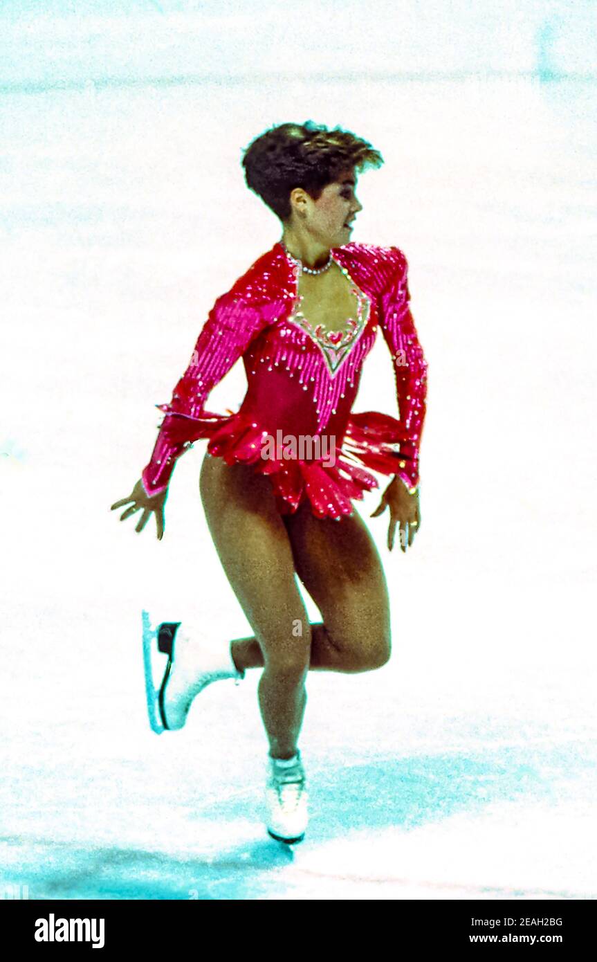 Jill Triary (États-Unis) en compétition dans le programme de patinage artistique féminin lors des Jeux Olympiques d'hiver de 1988. Banque D'Images