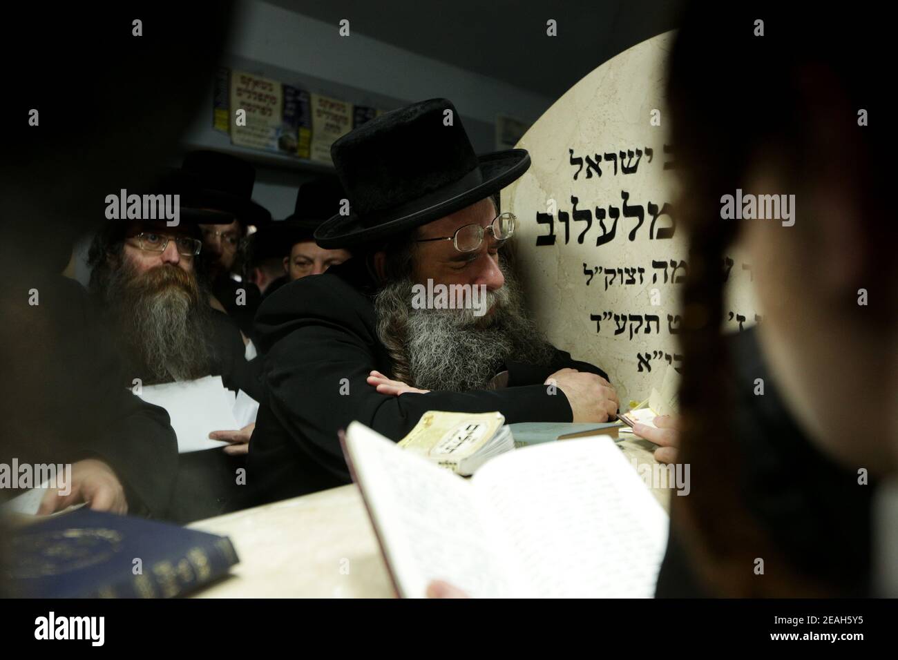 Lelow, Pologne 2 février 2020: hassidic jew célébrant la fête hassidique du 206 anniversaire de la mort de tzadik Dawid Biderman Banque D'Images