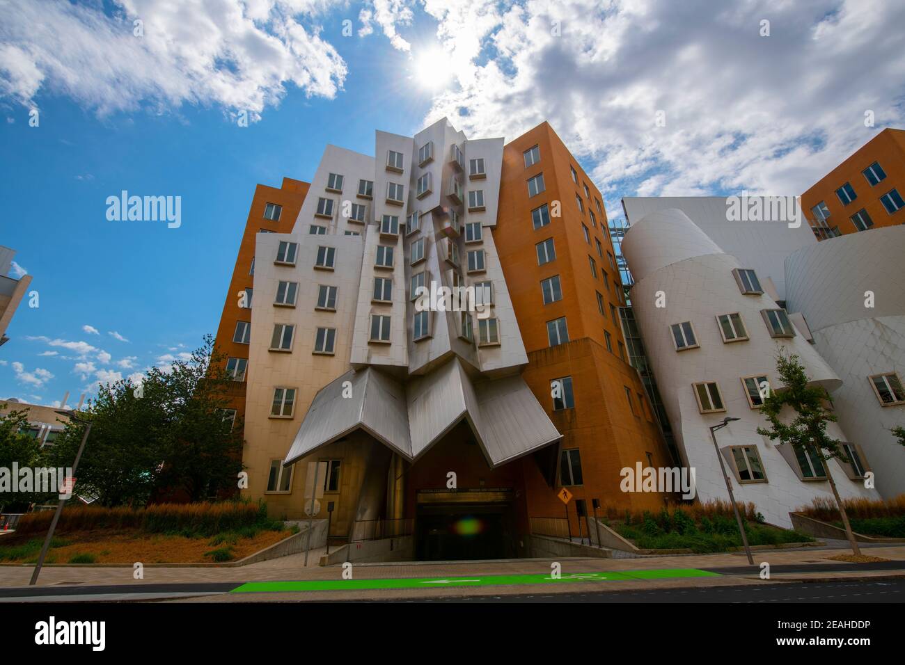 Massachusetts Institute of Technology (MIT) Ray and Maria Stata Center and campus, Cambridge, Massachusetts ma, États-Unis. Banque D'Images