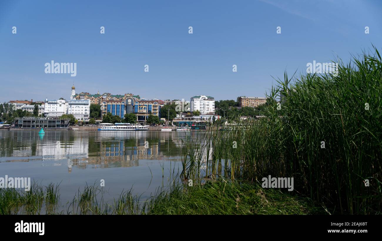 Navires sur la rivière Don, vue de la rive gauche Banque D'Images