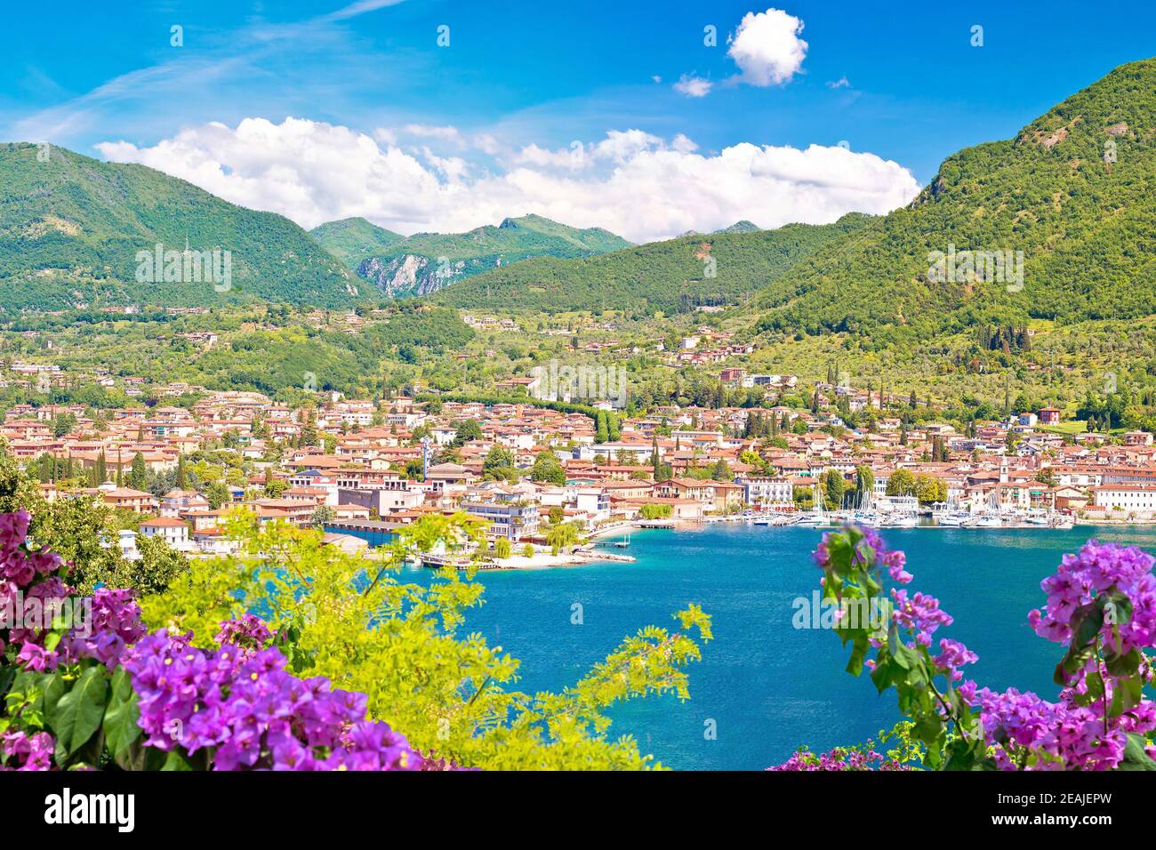 Ville de Salo sur Lago di Garda vue sur le lac Banque D'Images