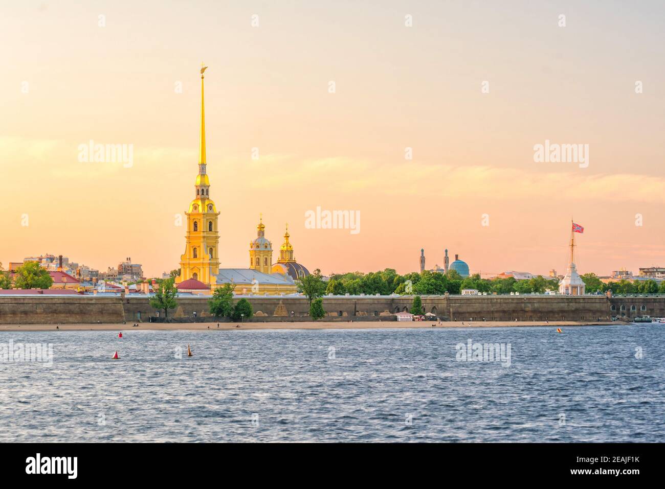Horizon de la vieille ville de Saint-Pétersbourg au coucher du soleil Banque D'Images