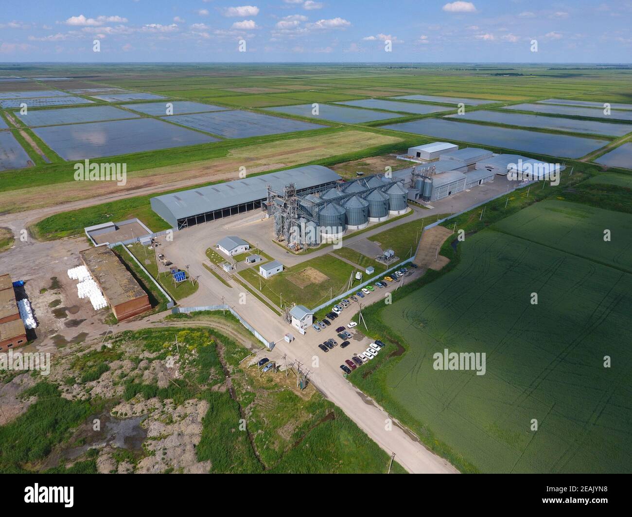 Plante pour le séchage et le stockage des céréales. Vue d'en haut. Terminal céréalier. Banque D'Images