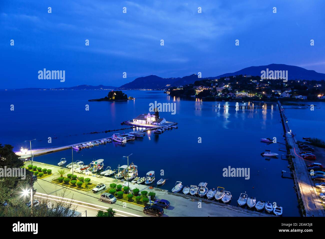 Corfou Grèce Vlachernon Vlacherna soirée église Kanoni île voyage mer Banque D'Images
