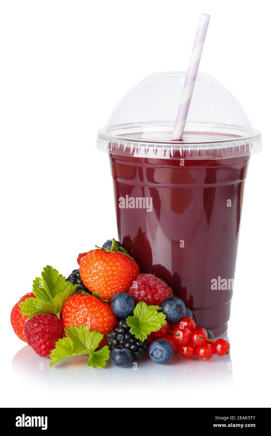 Smoothie aux baies jus de fruits frais buvez des baies sauvages dans un tasse isolée sur blanc Banque D'Images