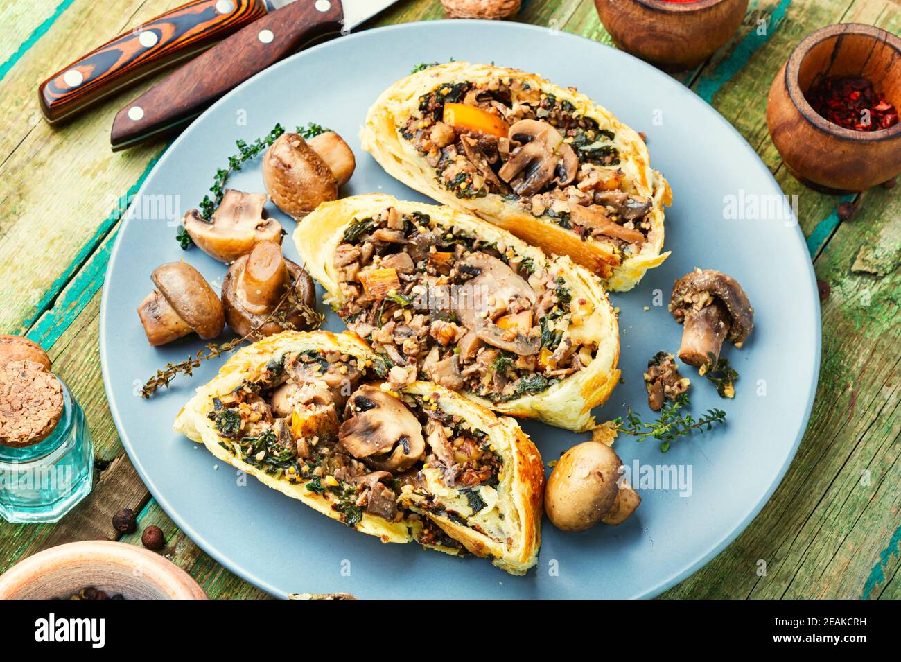 Tarte aux champignons en tranches Banque D'Images