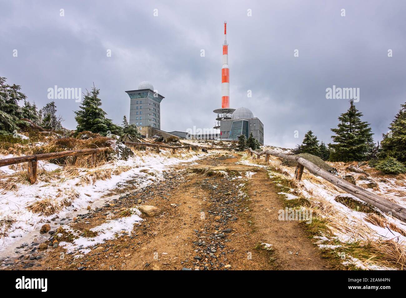 Paysage avec des bâtiments dans la région de Harz, Allemagne Banque D'Images