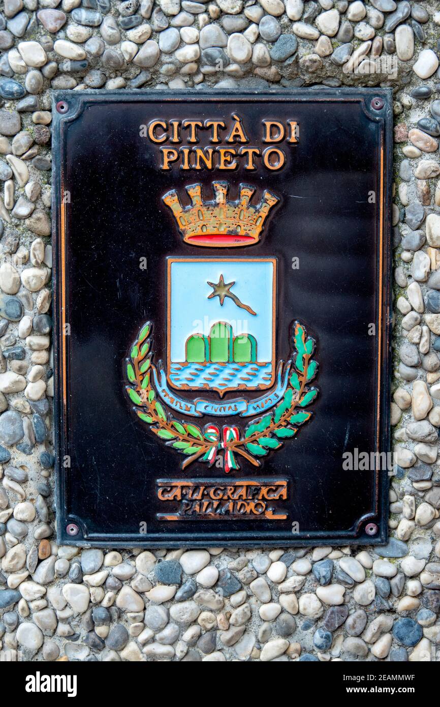 Armoiries de la ville de Pineto, Italie Banque D'Images