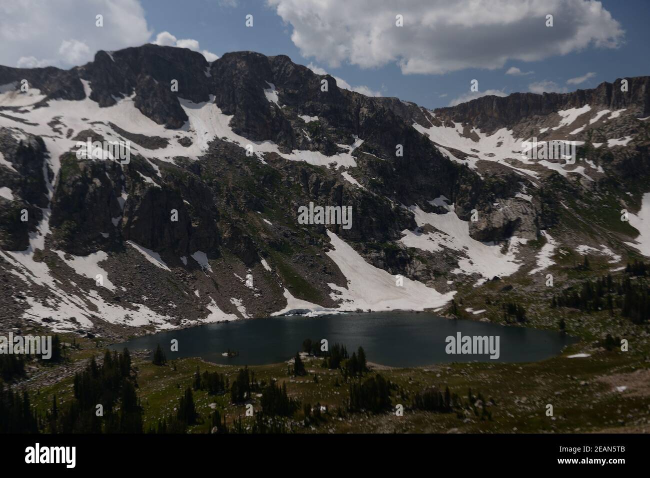 Lac Solitude sur le sentier de division Paintbrush dans le Grand Teton National Stationnement Banque D'Images