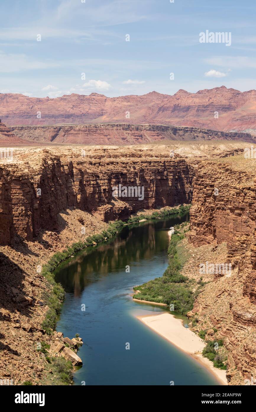 Vue sur le fleuve Colorado depuis le pont Glen Canyon Dam sur la Highway 89, Arizona, États-Unis d'Amérique, Amérique du Nord Banque D'Images