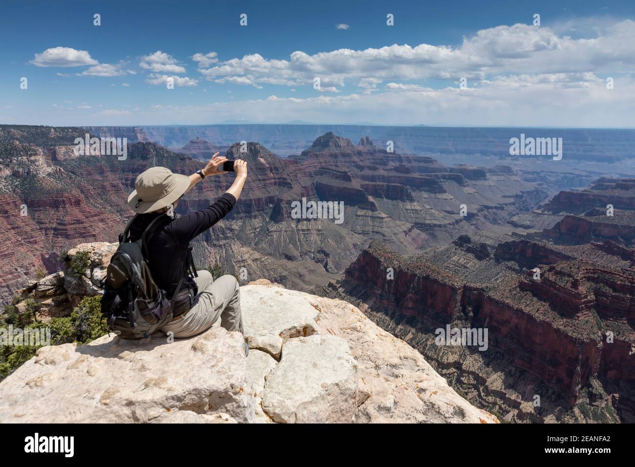 Vue sur la rive nord du parc national du Grand Canyon depuis Bright Angel point, site classé au patrimoine mondial de l'UNESCO, Arizona, États-Unis d'Amérique Banque D'Images