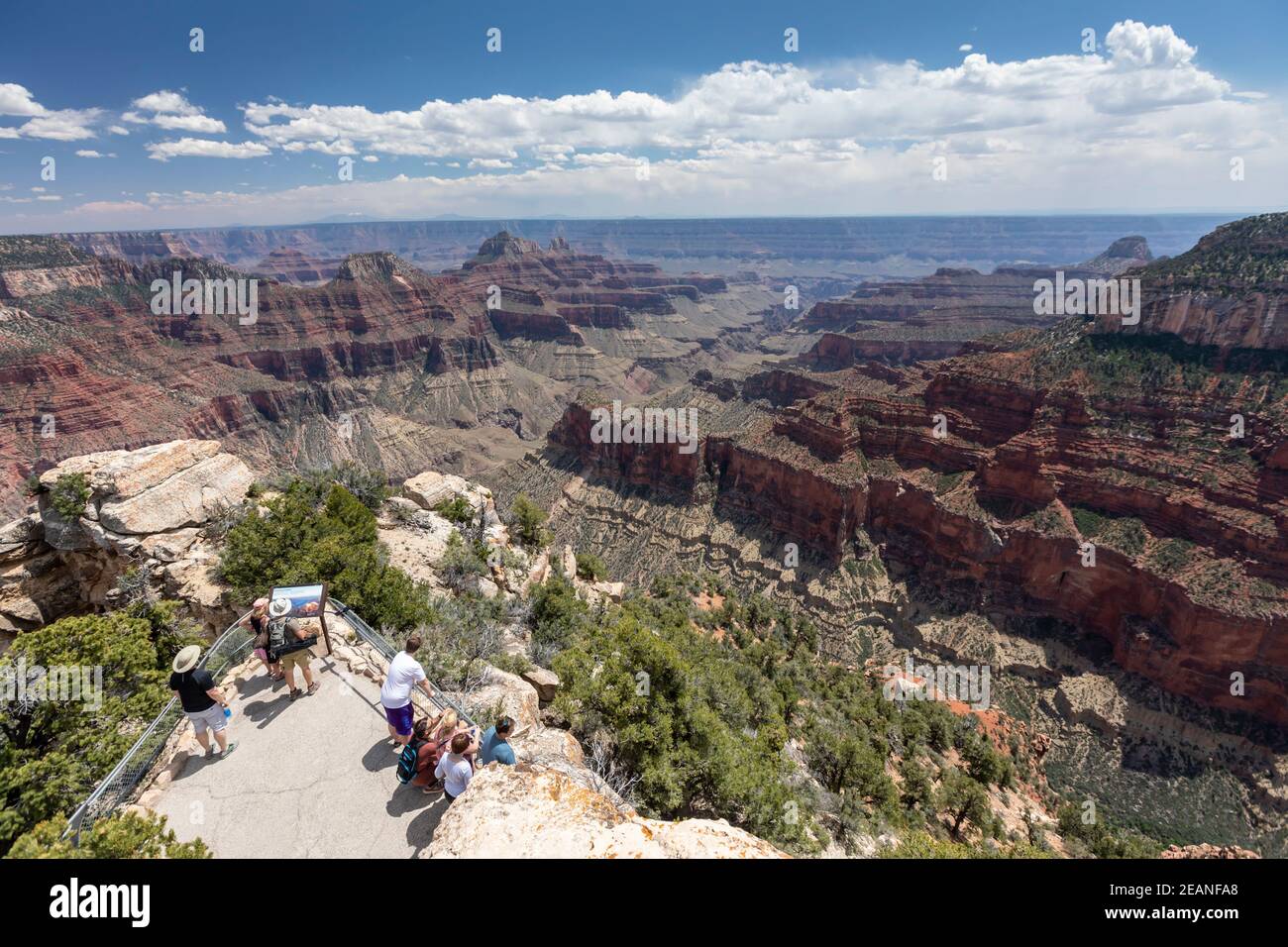 Vue sur la rive nord du parc national du Grand Canyon depuis Bright Angel point, site classé au patrimoine mondial de l'UNESCO, Arizona, États-Unis d'Amérique Banque D'Images