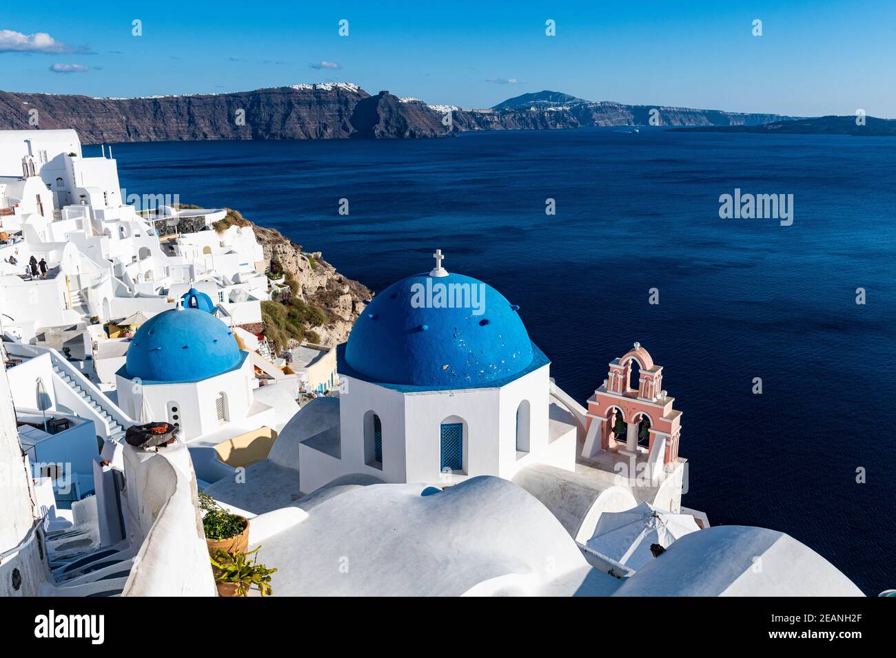Petite église, Oia, Santorin, Cyclades, Iles grecques, Grèce, Europe Banque D'Images