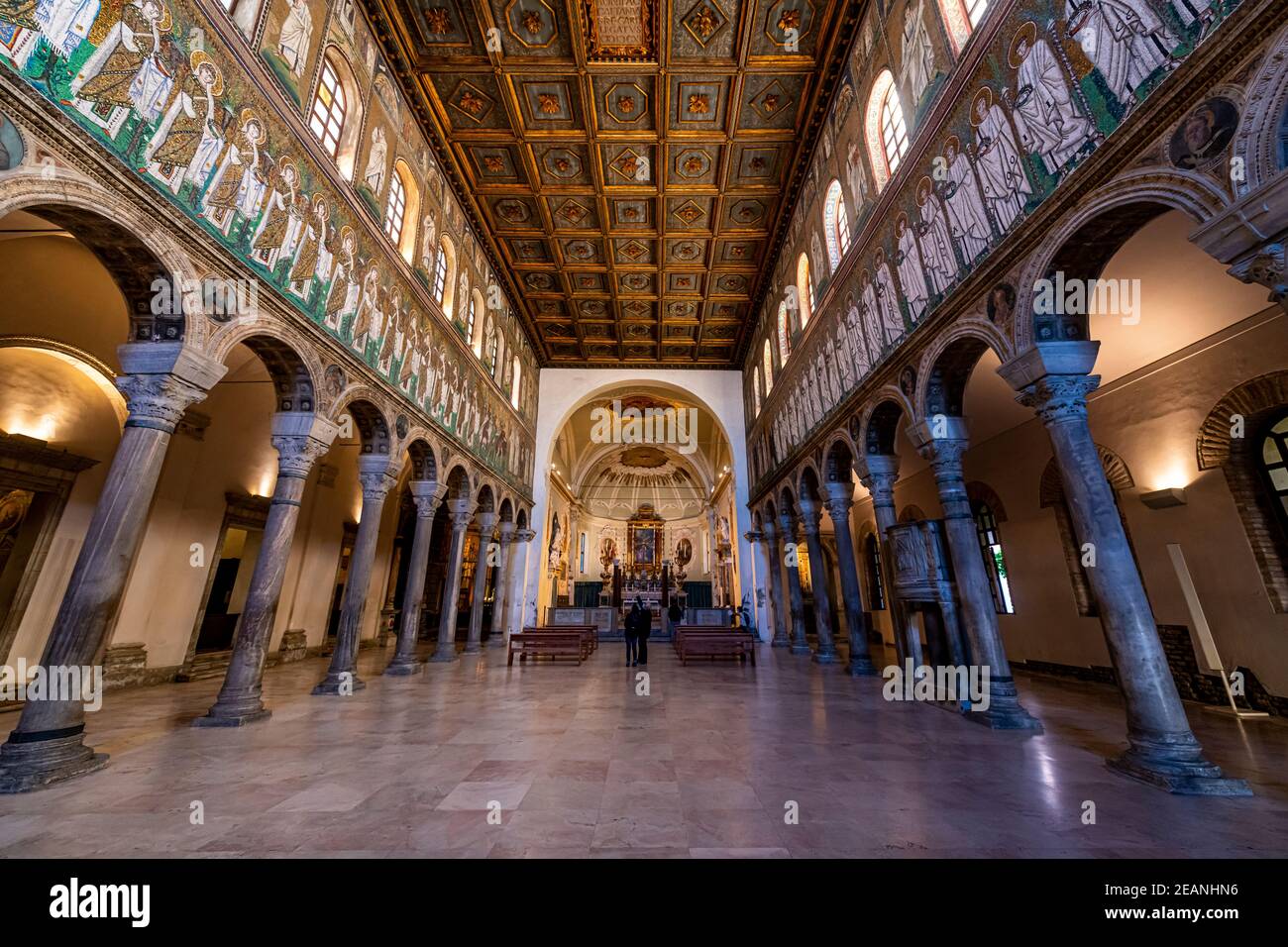 Mosaïques de la Basilique de Sant'Apollinare Nuovo, site classé au patrimoine mondial de l'UNESCO, Ravenne, Émilie-Romagne, Italie, Europe Banque D'Images