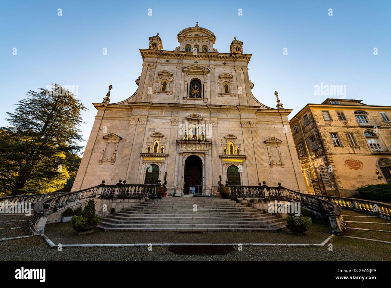 Basilique de Santa Maria Assunta, site classé au patrimoine mondial de l'UNESCO, Sacro Monte di Varallo, Piémont, Italie Banque D'Images