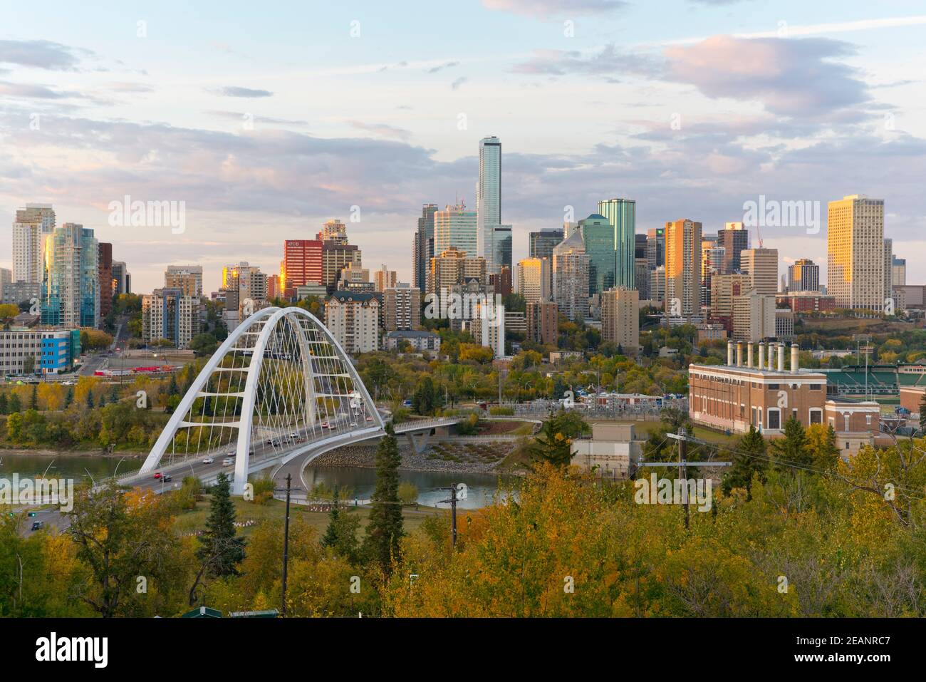 Edmonton Skyline et la rivière Saskatchewan Nord, Edmonton (Alberta), Canada, Amérique du Nord Banque D'Images