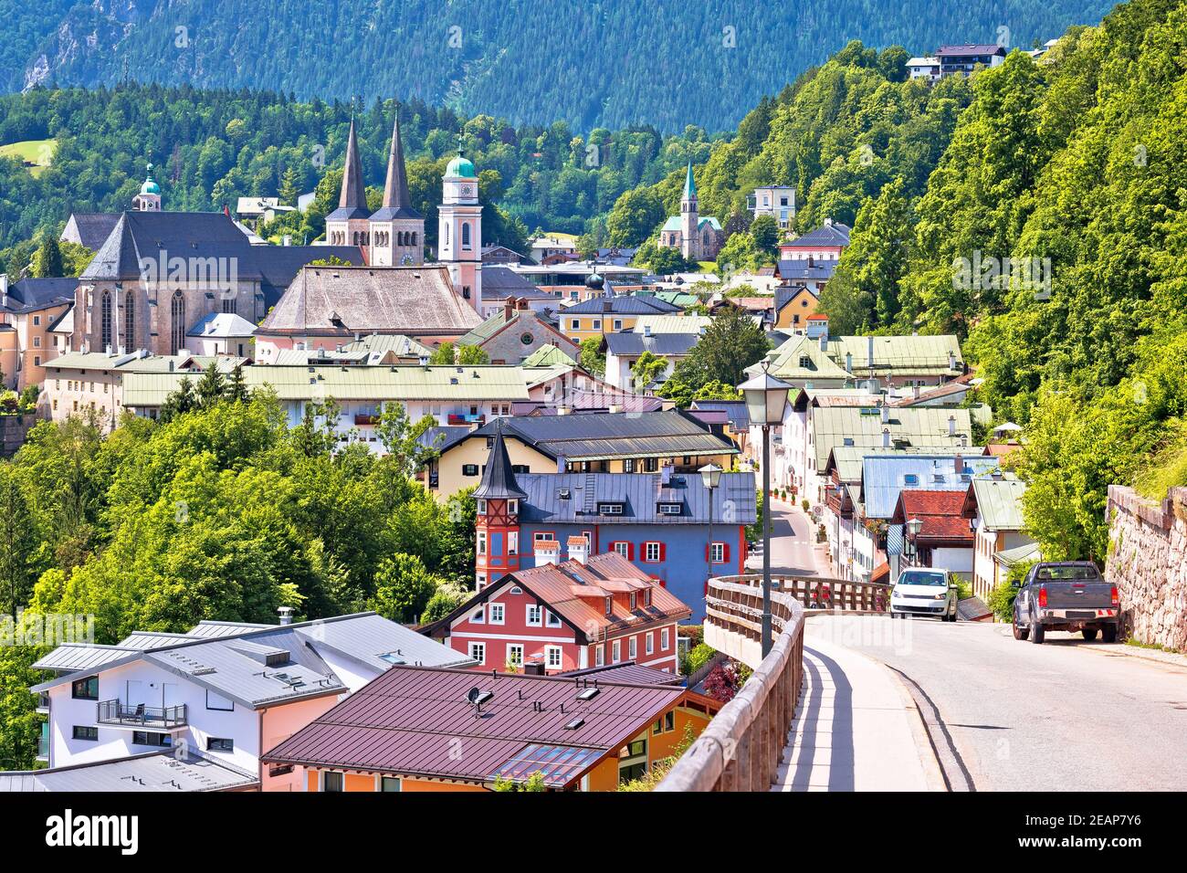 Vue sur la ville de Berchtesgaden et le paysage alpin Banque D'Images