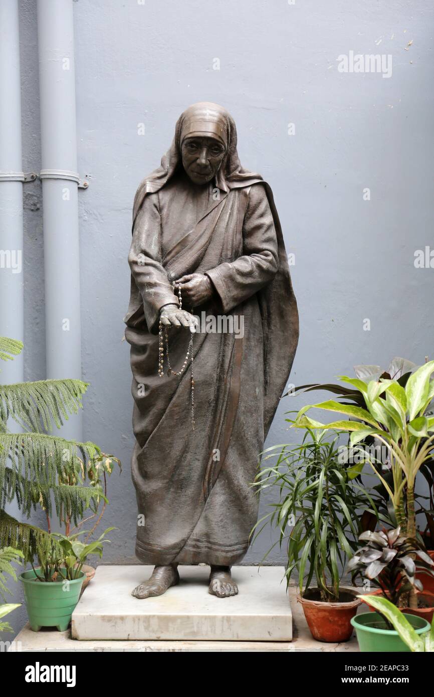 Statue de Mère Teresa en maison mère, Kolkata, Inde Banque D'Images