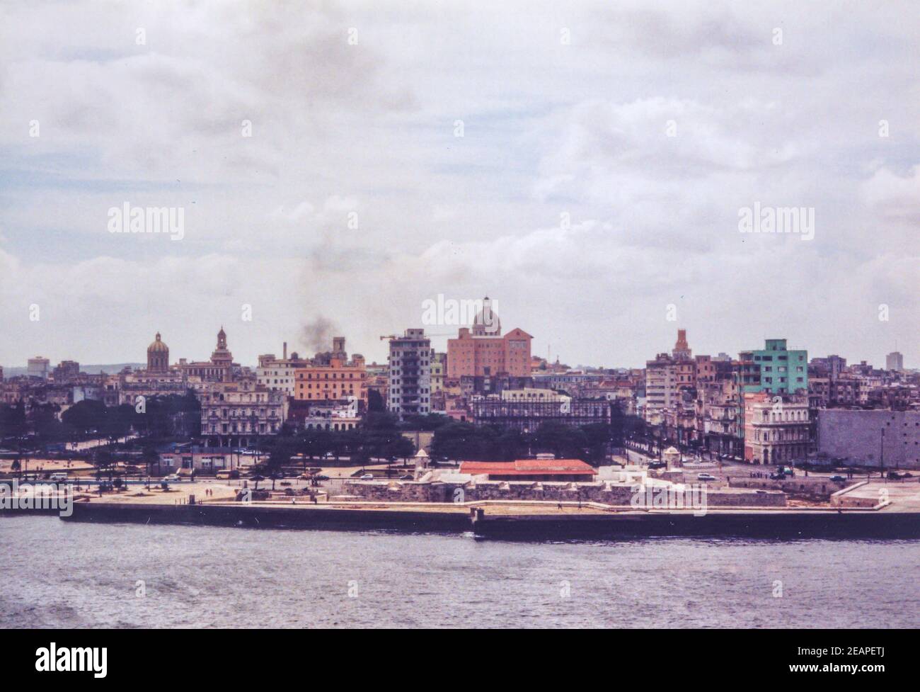 Cuba 1979, vue sur la Havane depuis la mer 2 Banque D'Images