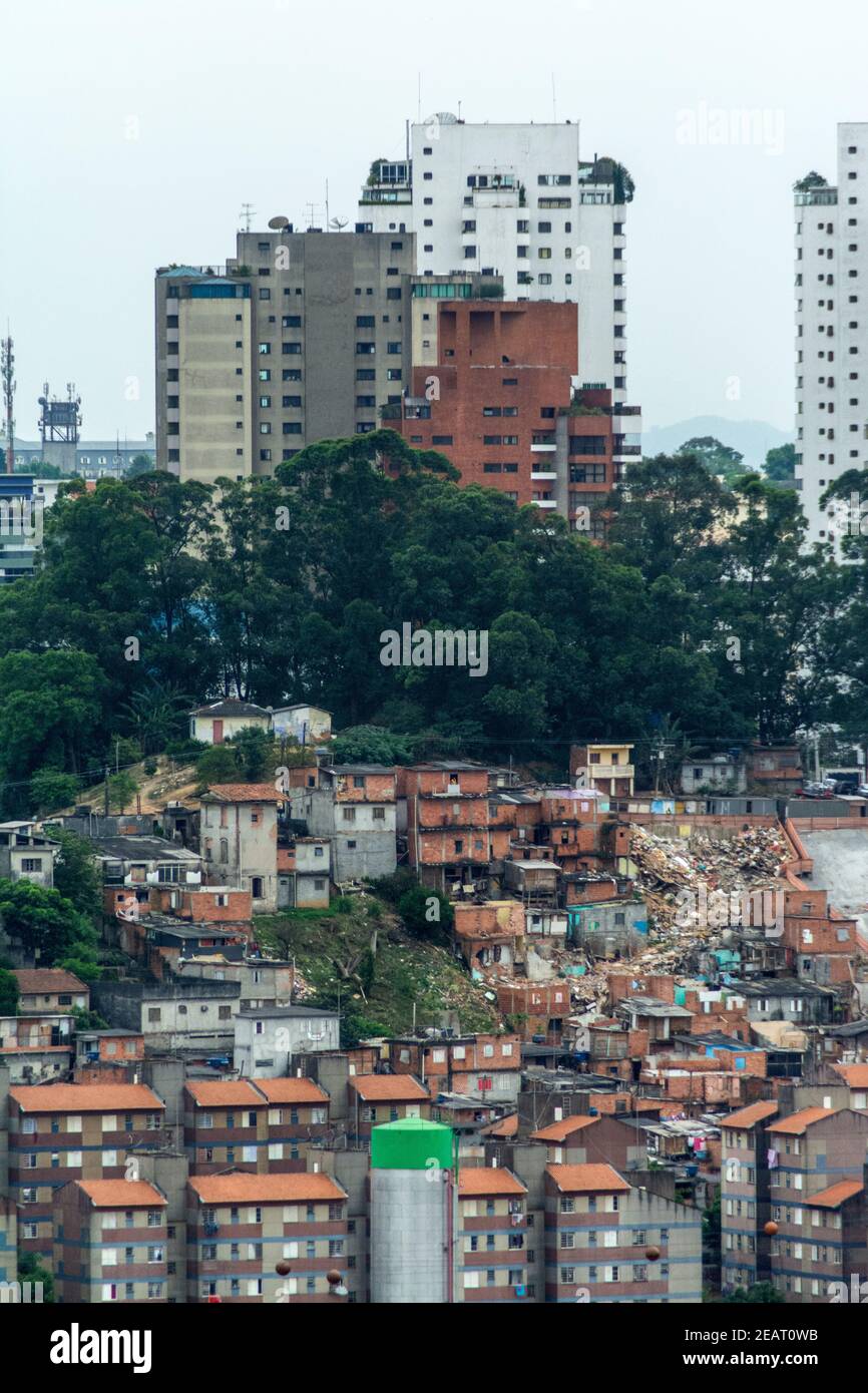 Le jardin Edite domaine social de logement qui a remplacé la grande favela à Sao Paulo, Brésil. Banque D'Images