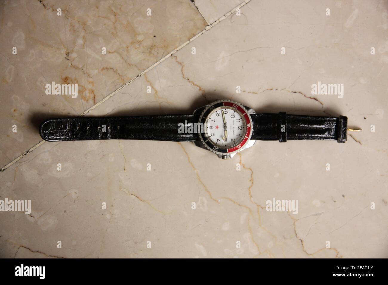 PARME, ITALIE - 01 févr. 2021: Objet sur le plancher blanc marmo différents objets Banque D'Images