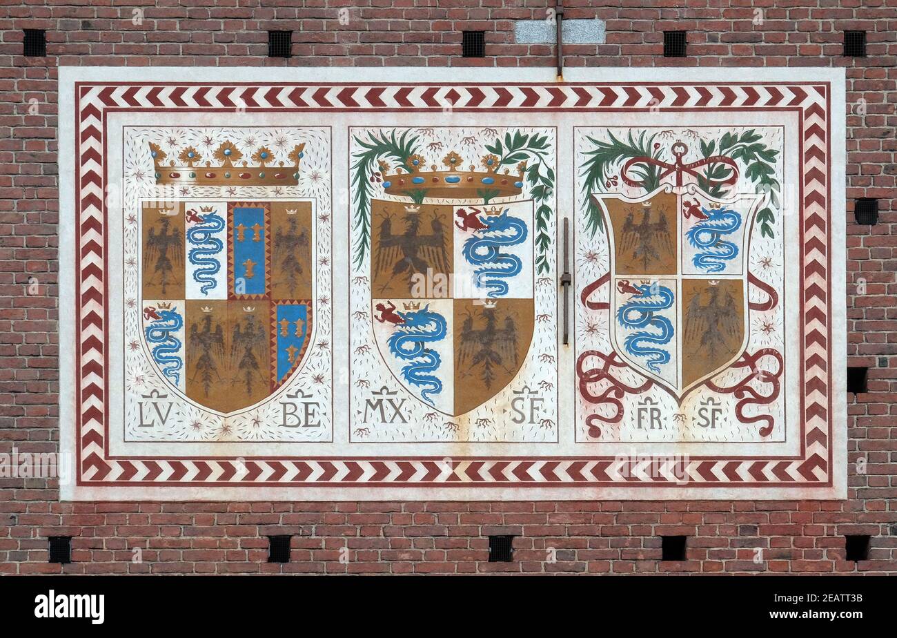 Blason de la famille Visconti. Le château des Sforza XV siècle (Castello Sforzesco), Milan (Milano) lombardia, Italie Banque D'Images