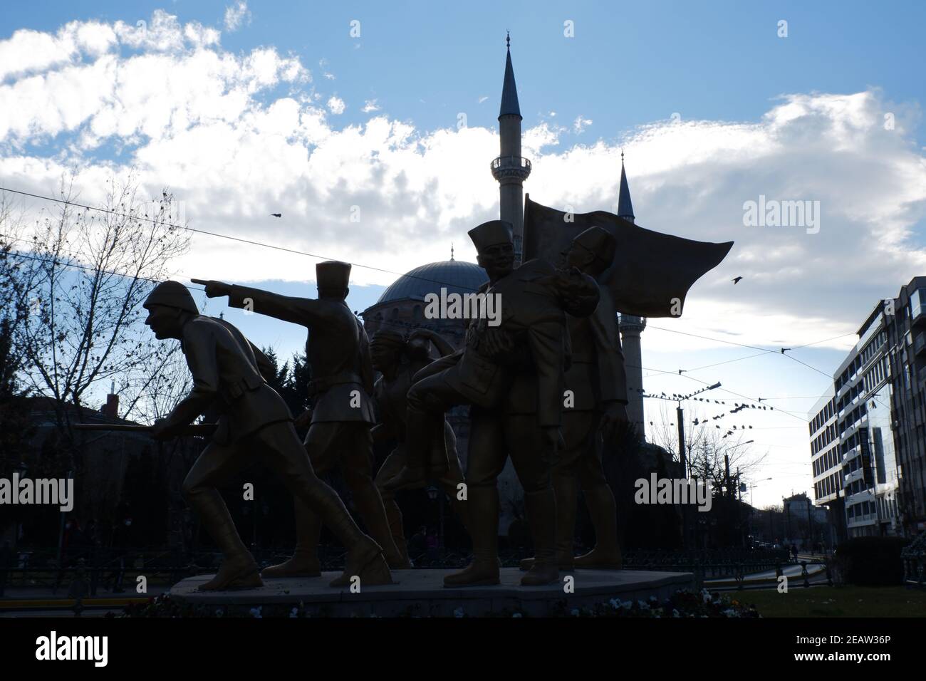 Statues en bronze de soldats en marche au centre-ville Banque D'Images