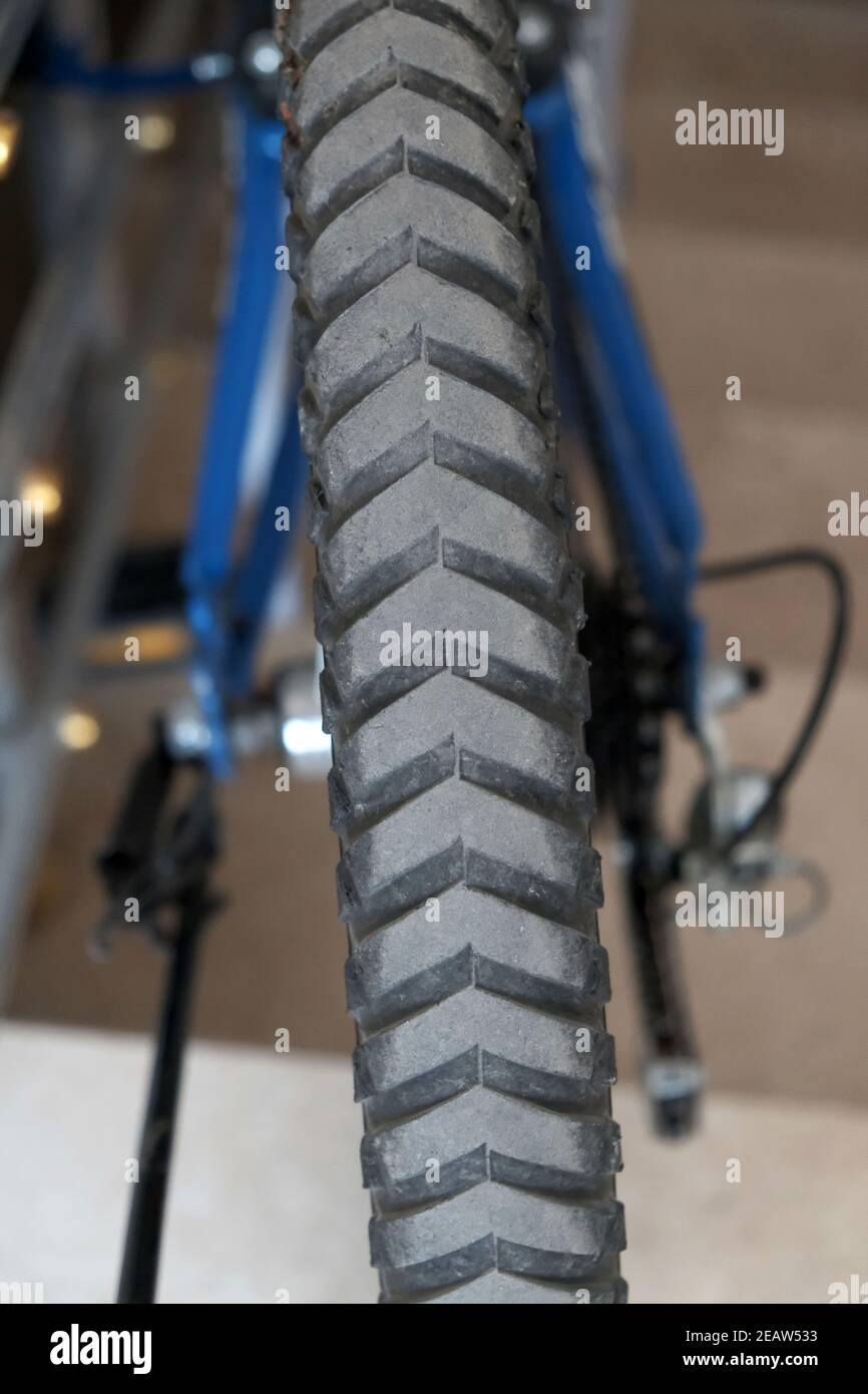 pneu arrière de la moto, gros plan de la roue de vélo Banque D'Images