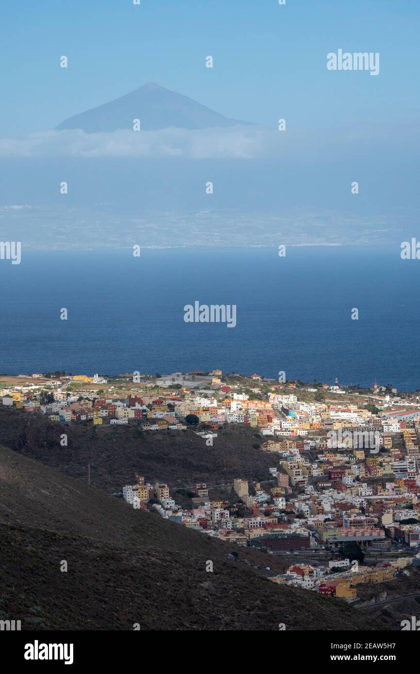 Vue de la Gomera de San Sebastián à Pico del Teide sur Tenerife Banque D'Images