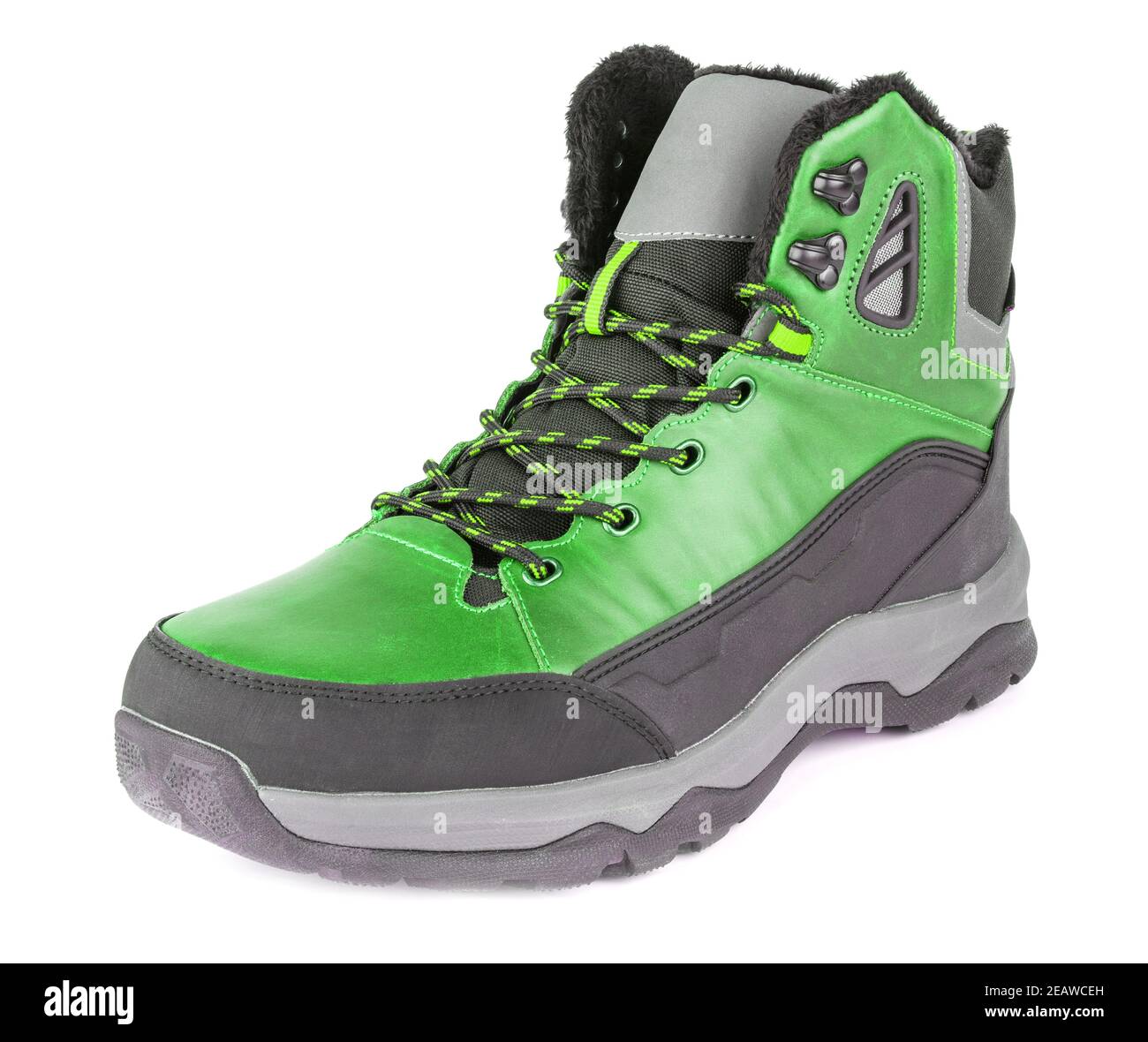 isolation vert hiver chaud trois quarts sneaker ou botte isolée sur fond blanc. Banque D'Images