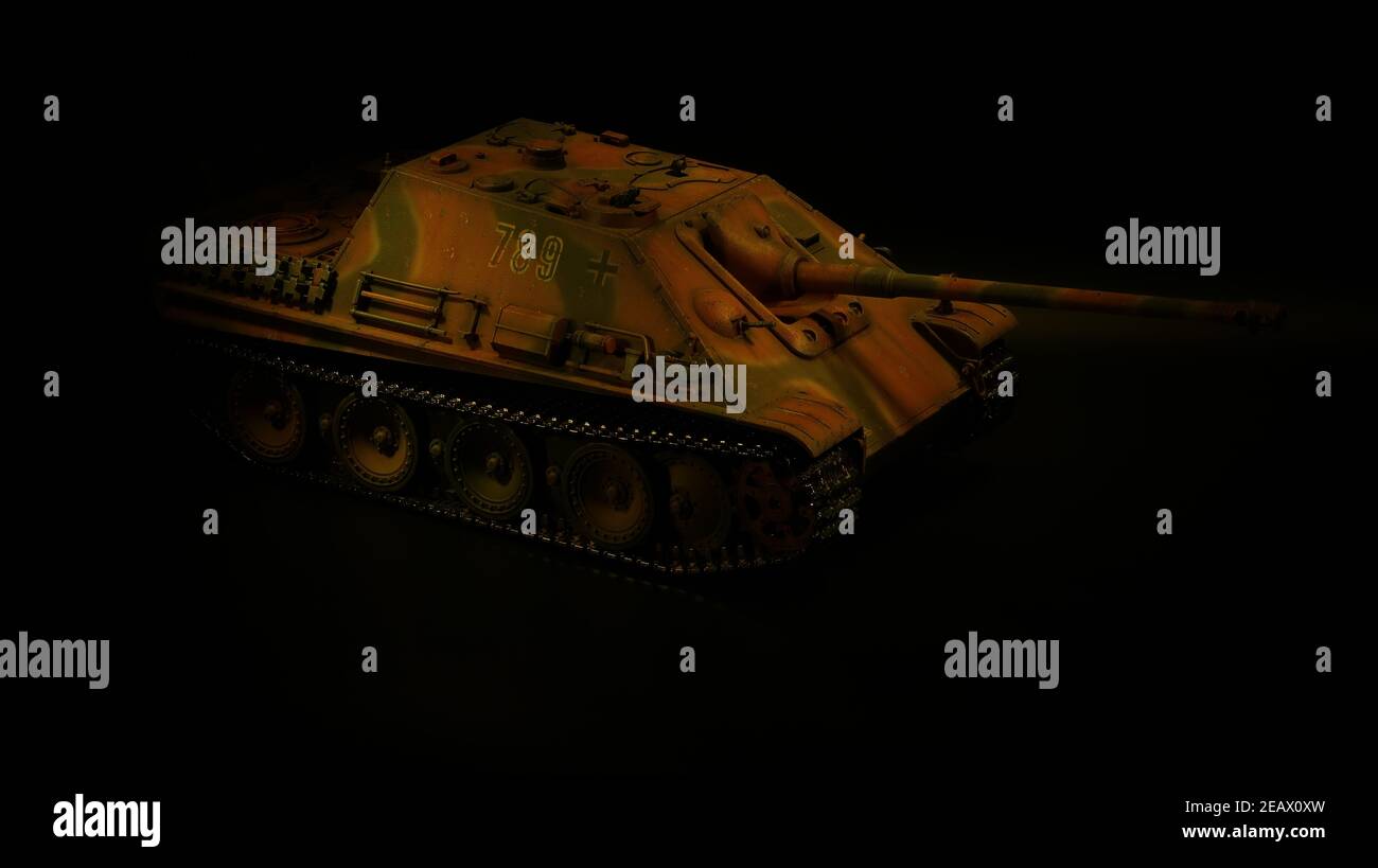 Wehrmacht Heer Jagdpanther / Jagdpanzer V im Maßstab 1:16 - Armée allemande Heavy Tank Killer / Heavy Tank Destroyer Jagdpanther comme modèle dans échelle 120mm Banque D'Images