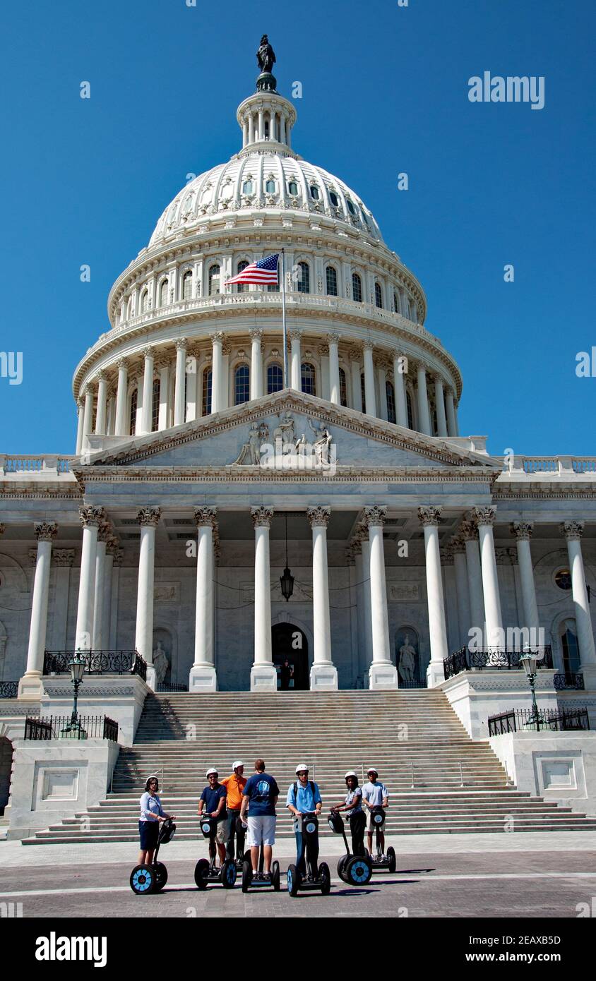 Le groupe à cheval Segway visite le bâtiment du Capitole des États-Unis à Washington DC Banque D'Images