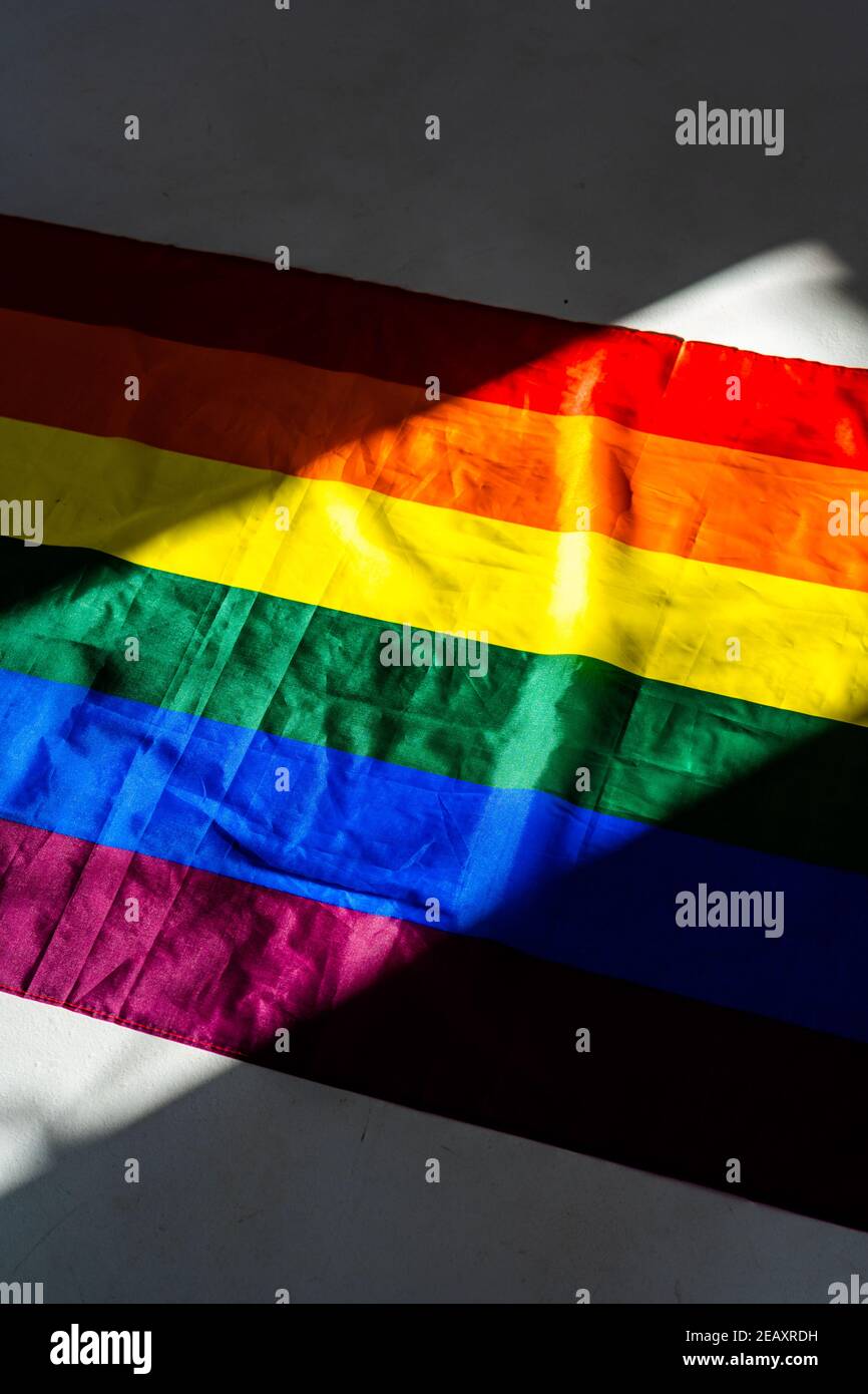 Drapeau arc-en-ciel LGBT, soutien conceptuel pour les gais, les lesbiennes, les transgenres et contre l'homophobie Banque D'Images