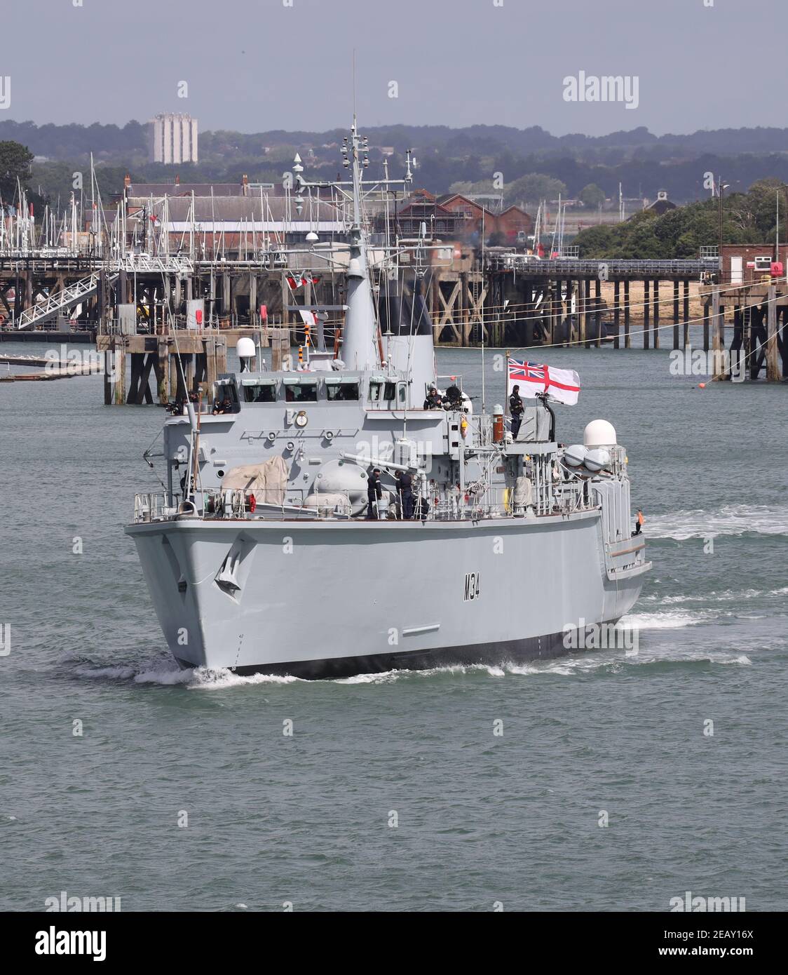 Le compteur de mines de la classe de chasse de la Marine royale mesure le navire HMS MIDDLETON met en mer pour la première fois après un Remise en place majeure dans la base navale Banque D'Images