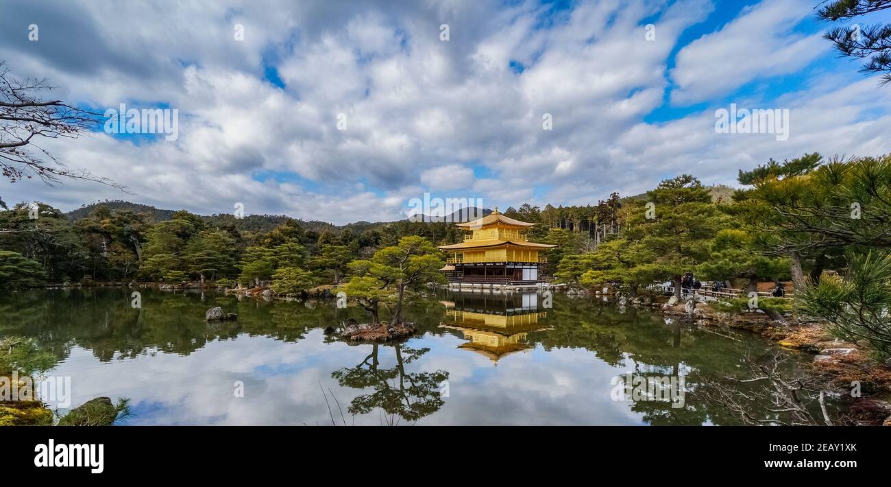 Kinkaku (Pavillon d'or), après restauration en 2021, temple de Rokuonji, Kyoto, Japon Banque D'Images