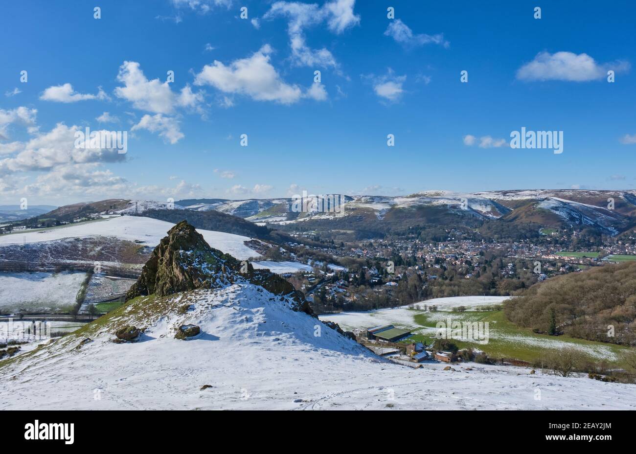 La Pierre de Gaer, Hazler Hill, Ragleth Hill, le long Mynd et le Stretton d'église vus de Hope Bowdler Hill, Church Stretton, Shropshire. Banque D'Images