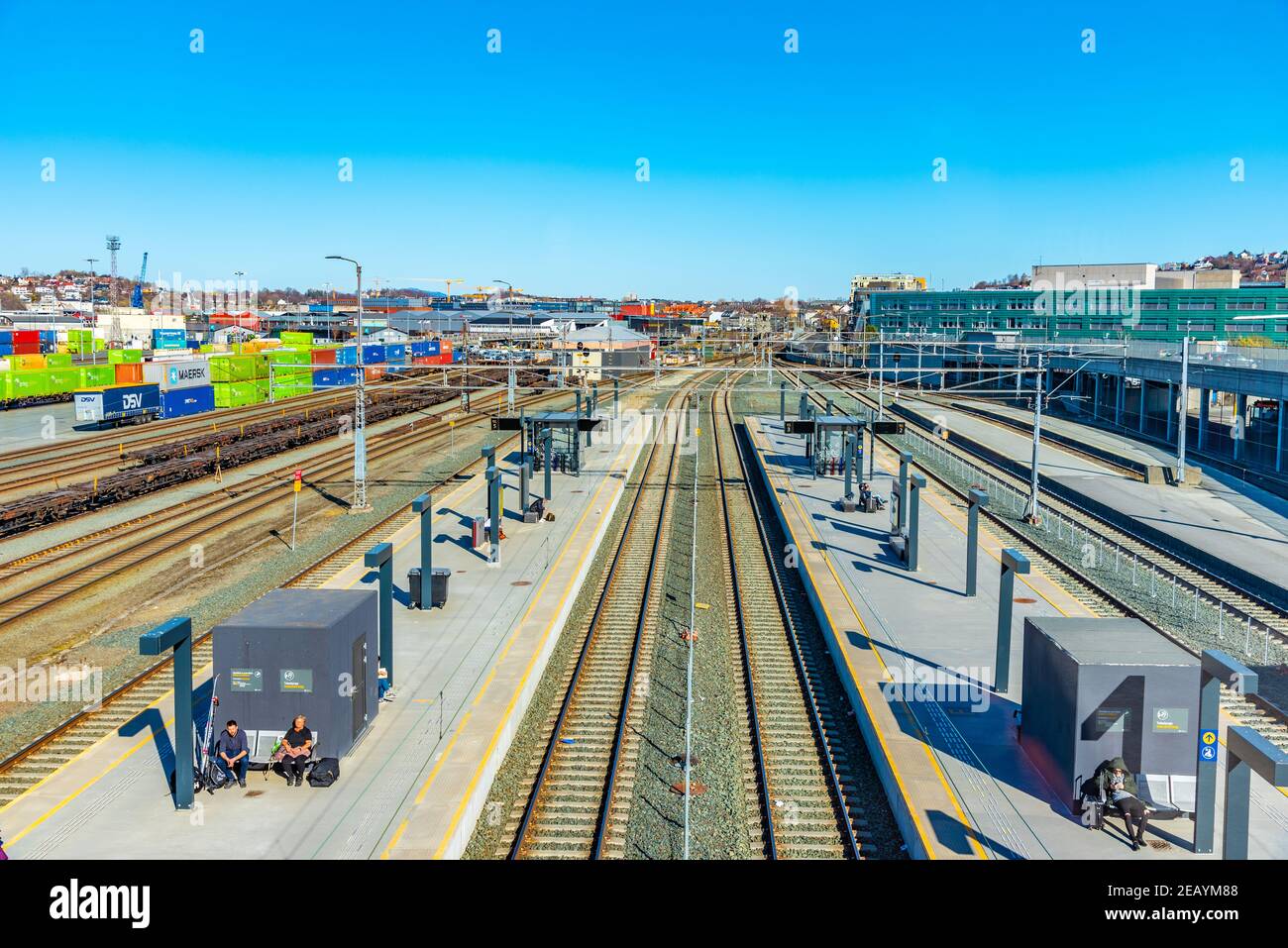 TRONDHEIM, NORVÈGE, 15 AVRIL 2019 : voies ferrées de la gare principale de Trondheim, Norvège Banque D'Images