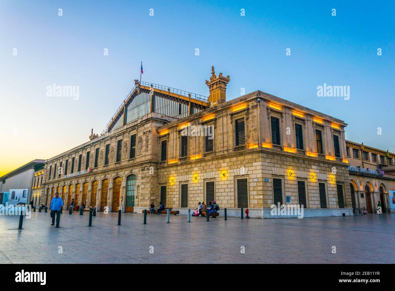 MARSEILLE, FRANCE, 8 JUIN 2017 : vue sur le coucher du soleil de la gare Saint Charles de Marseille, France Banque D'Images