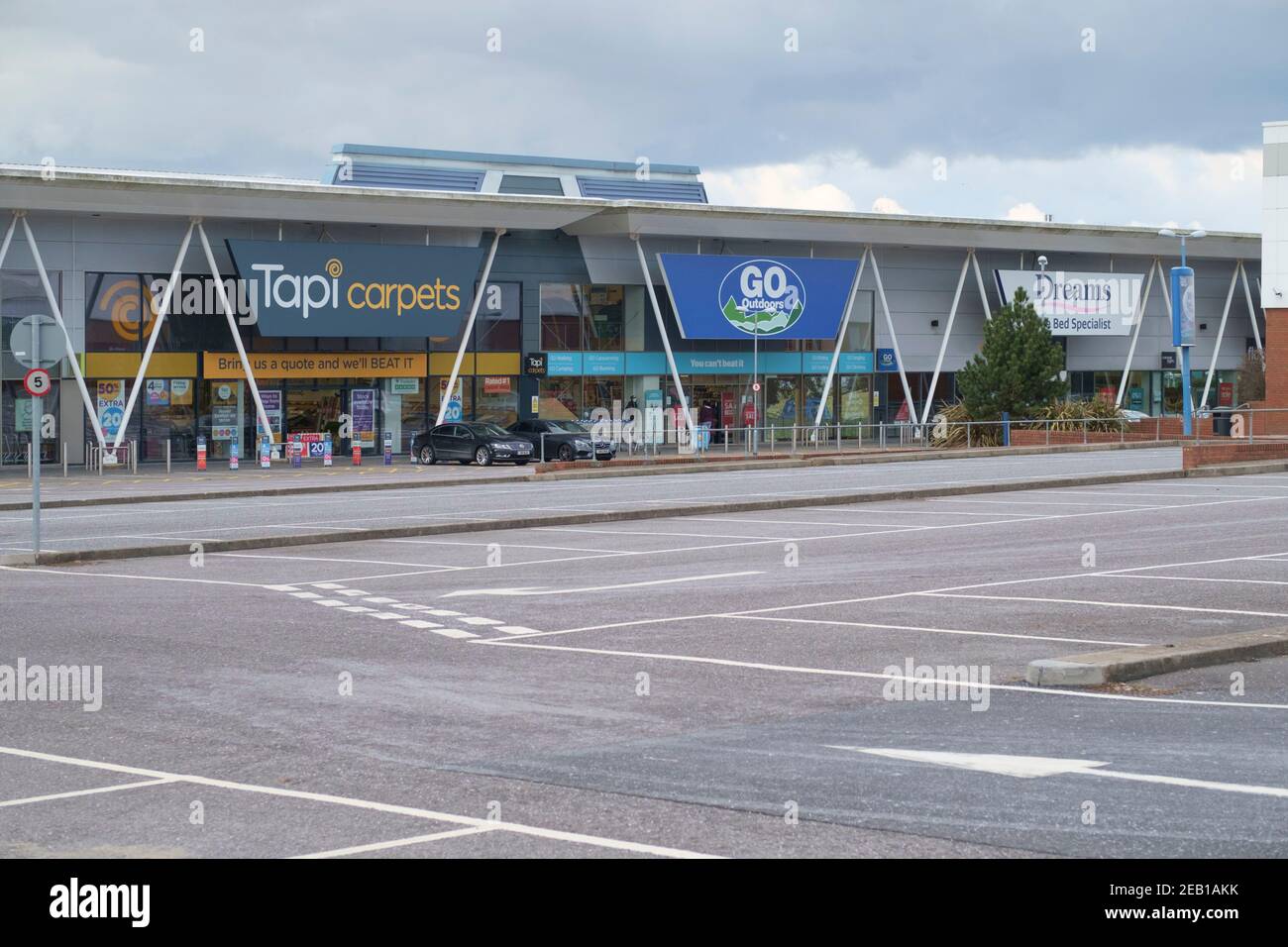 Cribbs Causeway Retail Park près de Bristol, dans le 3e éclusage Covid 19 du Royaume-Uni. Un parking vide. Banque D'Images