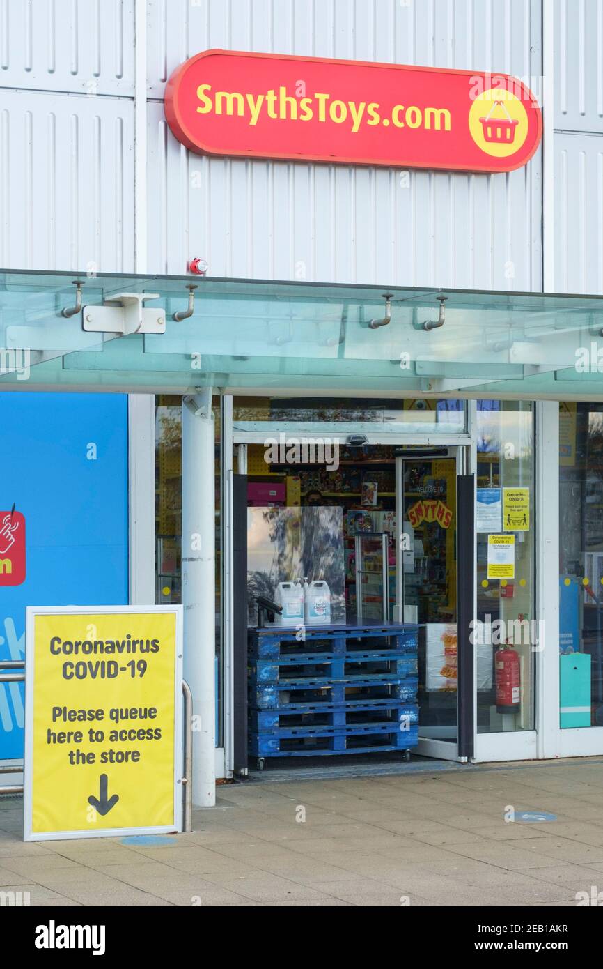 Cribbs Causeway Retail Park près de Bristol, dans le 3e éclusage Covid 19 du Royaume-Uni. Boutique jouets Smythes. Banque D'Images