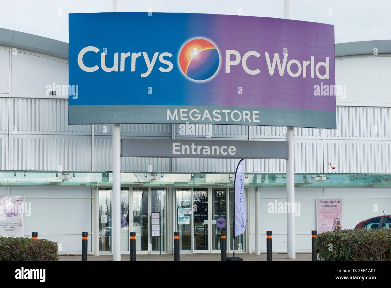 Cribbs Causeway Retail Park près de Bristol, dans le 3e éclusage Covid 19 du Royaume-Uni. Entrée du magasin Currys PCWorld. Banque D'Images