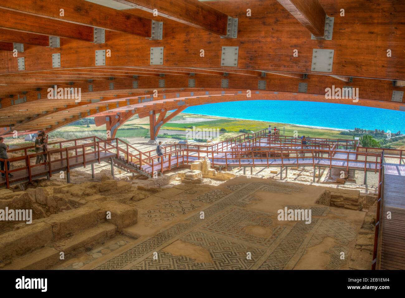 KOURION, CHYPRE, 7 AVRIL 2018 : ruines d'une ancienne maison avec de magnifiques mosaïques de sol dans l'ancienne Kourion, Chypre Banque D'Images