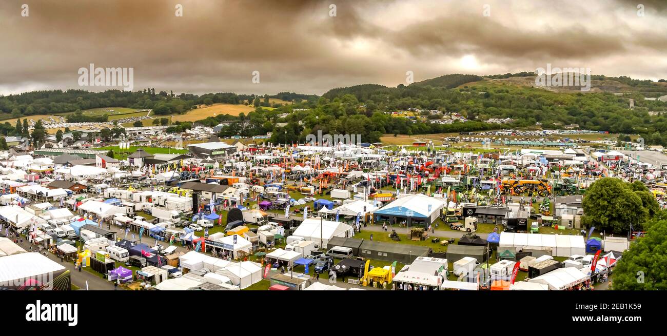 BUILTH WELLS, PAYS DE GALLES - JUILLET 2018 : vue aérienne du Royal Welsh Showground lors du festival agricole public annuel et du salon Banque D'Images