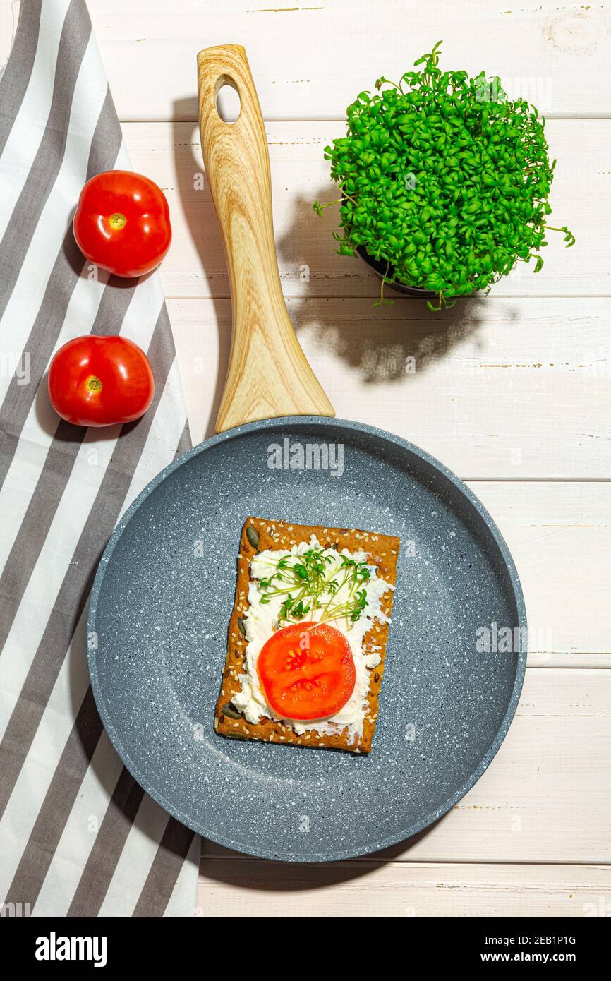 Préparation alimentaire saine. Petit-déjeuner ou brunch d'été. Pose à plat. Banque D'Images