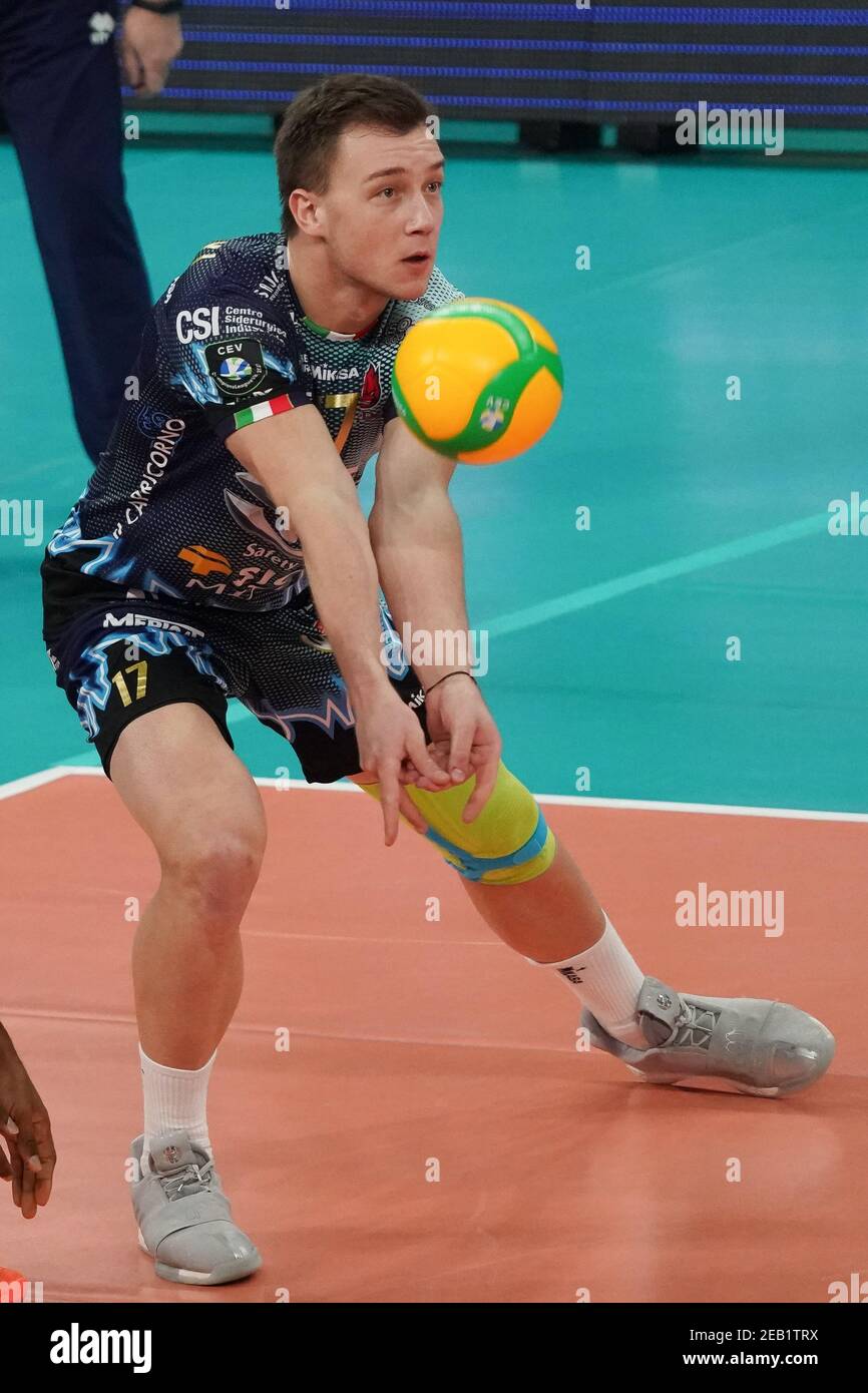 PalaEvangelisti, Pérouse, Italie, 11 Fév 2021, oleh plotnytskyi (n.17 autocollant amer sir safety conad perugia) dans ricezione pendant les tournées VB vs Sir Sicoma Monini Perugia, CEV Champions League volley-ball Match - photo Loris Cerquiglini / LM Banque D'Images